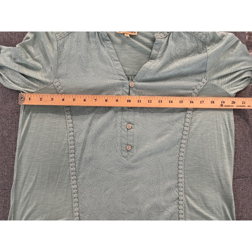 Democracy Womens Sage Green Embroidered V-Neck 3/4 Roll-Tab Sleeve‎ Top Small - Picture 6 of 7